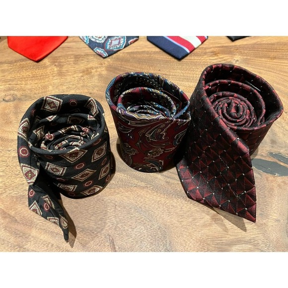 Tie Lot Assorted Red Blue Striped Solid Paisley Silk Polyester 8 Ties Preowned - Picture 7 of 8